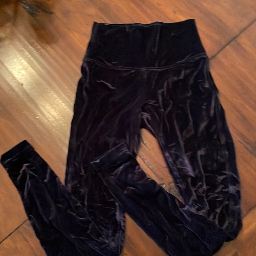 Lululemon Black High Rise Velvet Tights Leggings Size 4